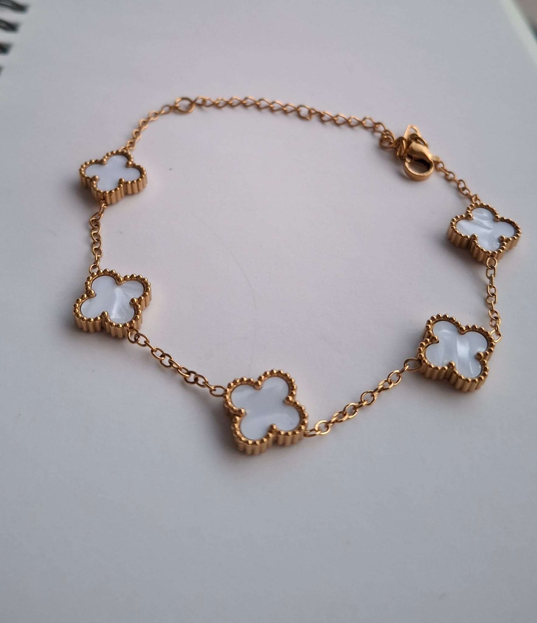 BEYAZ YONCALI GOLD BİLEKLİK