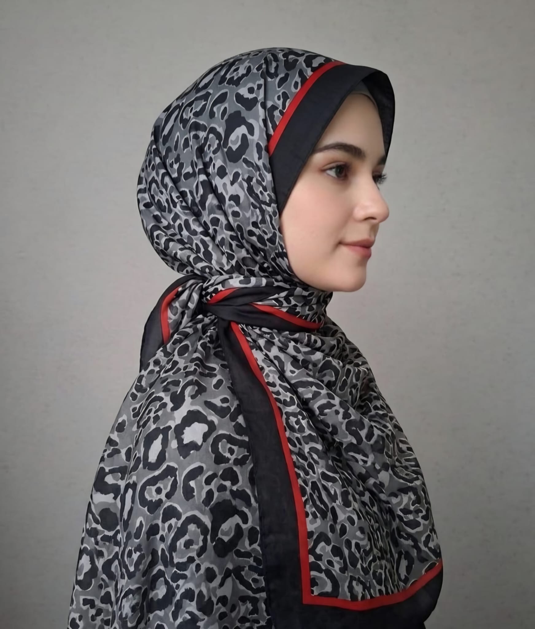 KIRMIZI DETAYLI LEOPAR ŞAL